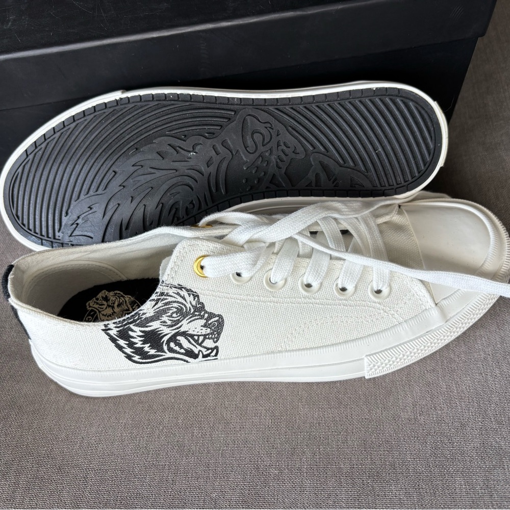 Darc Sport Low Top Sneakers - Off-White and Black